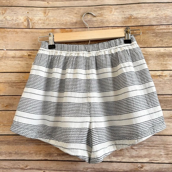 Nordstrom Stripe Pull On Shorts Girls Size Large 10/12 NWT - Picture 2 of 4